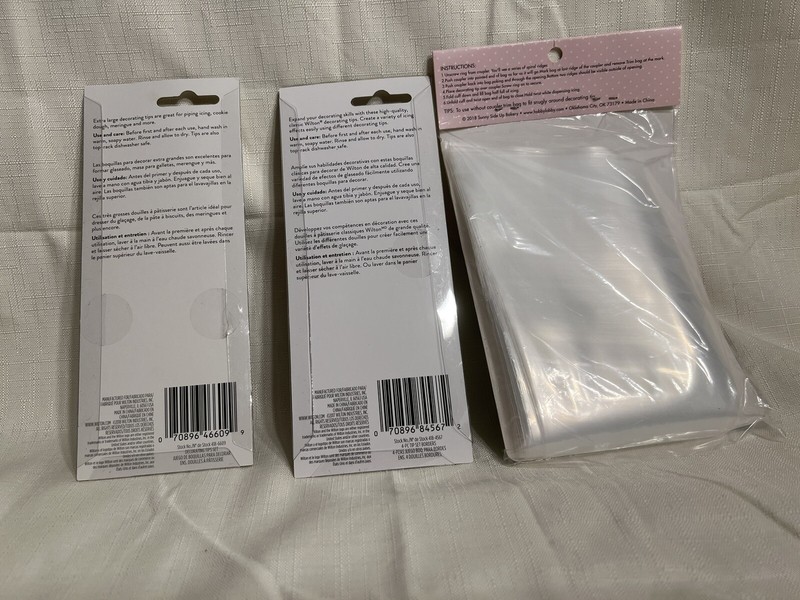 Wilton Cake Decorating Border & Extra Large Tip sets w/disposable bags NEW gallery