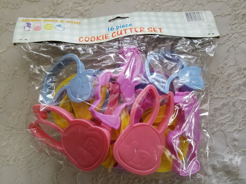 15 PC. DUCK BUNNY EASTER EGG COOKIE CUTTERS LARGER STURDY PLASTIC