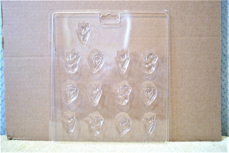 PLASTIC FLOWERS CANDY MOLD gallery