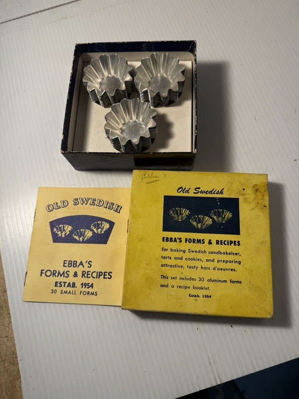 Ebba’s Forms & Recipes Old Swedish – 30 Small Aluminum Baking Forms