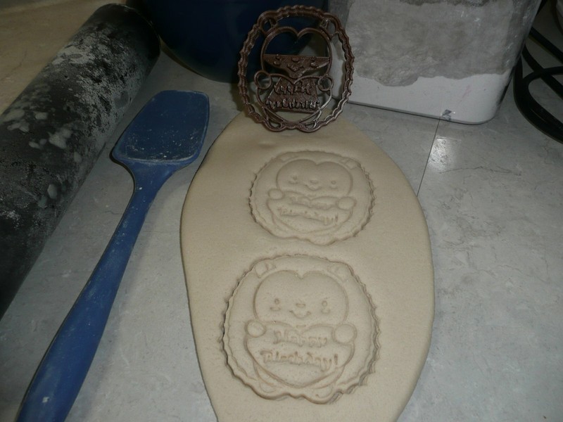 HAPPY BIRTHDAY TEDDY BEAR GREETINGS WISHES STUFFED COOKIE CUTTER USA PR2368 gallery