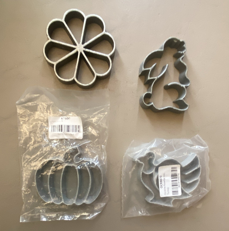 4pc Metal Cookie Cutter Set w/ Handle, Silver – Flower Rabbit Pumpkin Turkey