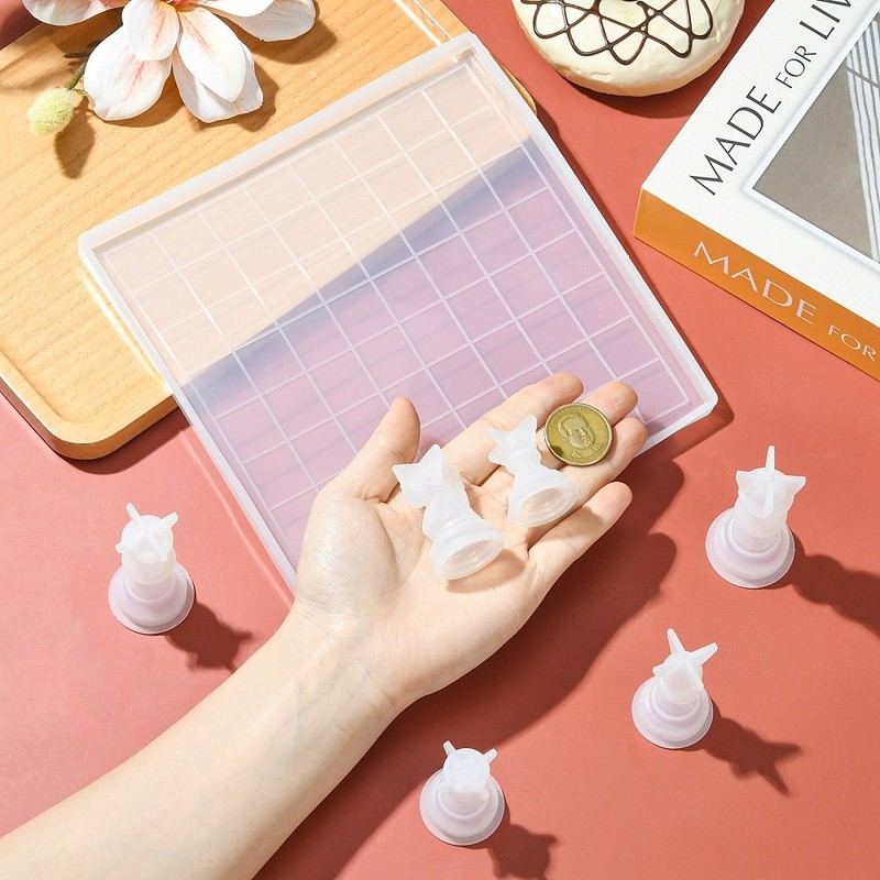 Silicone Molds 7pcs DIY Chess Pieces Resin Casting Mold Craft Making Game White