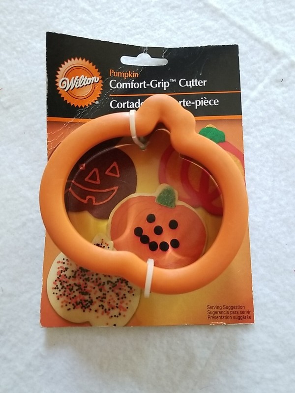 Wilton Cookie Cutter Comfort Grip Pumpkin, Halloween, Jack-O-Lantern