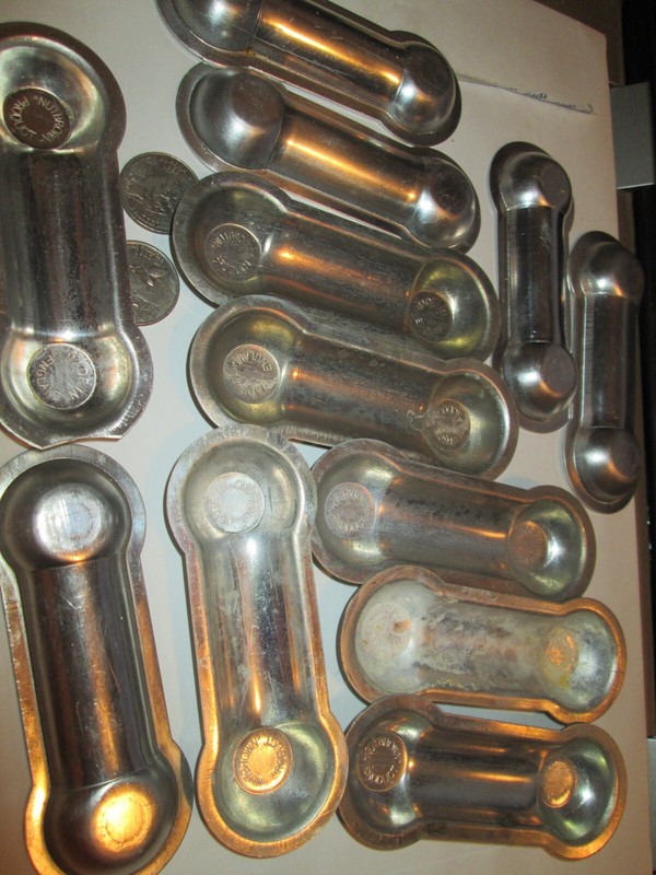 Vintage NUTBROWN ECLAIR AND SPONGE ALUMINIUM FINGERS MOULDS 2 Sets of 6 W BOXS gallery