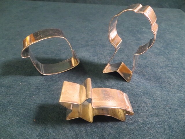 3 Cookie Cutters Award Certificate Diploma Celebrate Fireworks 3-4" Never Used gallery