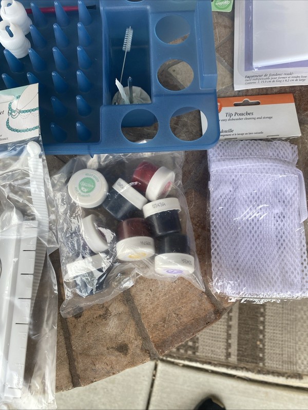 Wilton Cake Decorating Kit (52 Individual Items) Plus the case. gallery