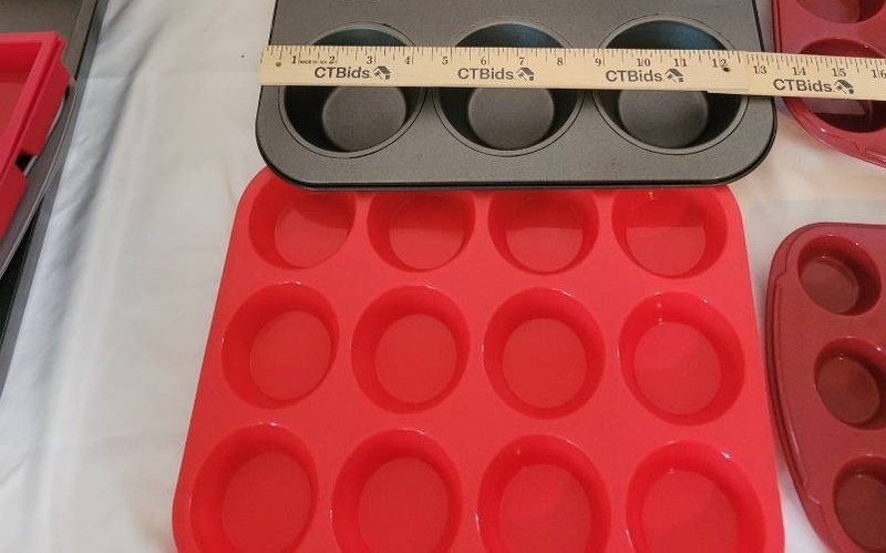 Lot of 5 Silicone Baking Molds gallery