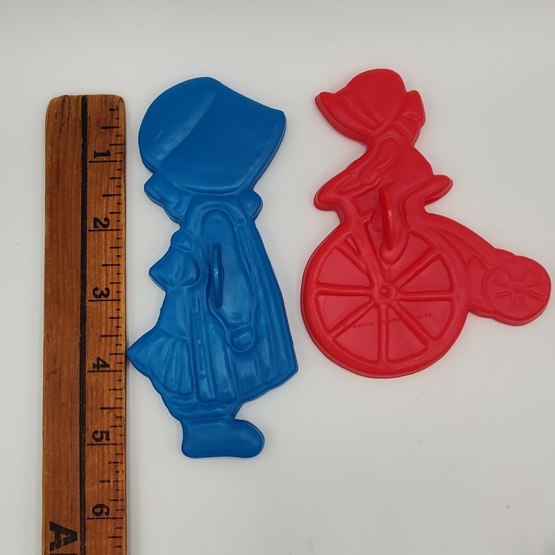 Lot of 7 Vtg Holly Hobbie Plastic Cookie Cutters American Greetings Animals gallery