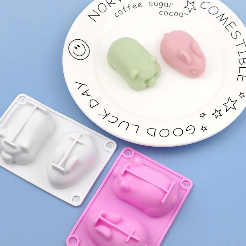 2pcs Two DIY baking molds for rabbits and pigs, silicone cake molds