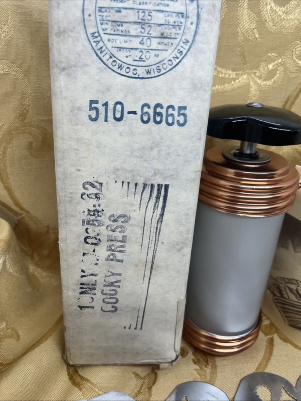 Vintage Mirro Aluminum Copper Vintage Cooky-Pastry Press w/ 3 Tips & 17 Discs gallery