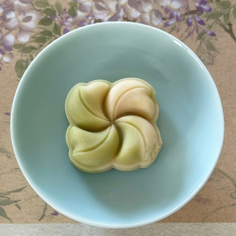Cookie Stamp 3D Flower Shape Moon Cake Molds Hand-Pressure Moon Cake Maker gallery