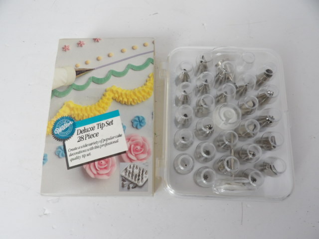 Wilson Deluxe Tip Set 28 Piece New in Case