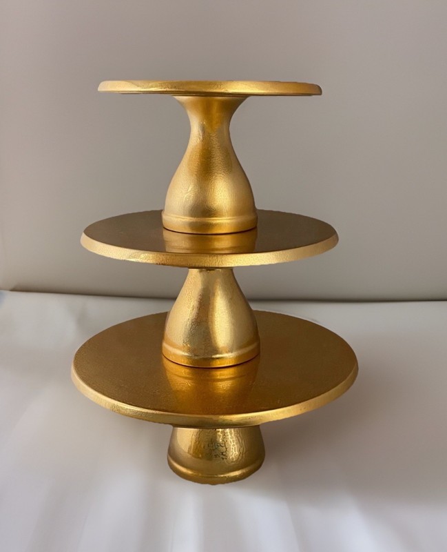 HARRY & DAVID 3 Ceramic Gold Dessert Display, Table Top Risers, Pedestals