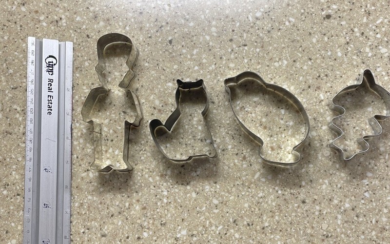 Cookie Cutters 5” Soldier 3” Cat 3” Chicken 3.5” Acorn
