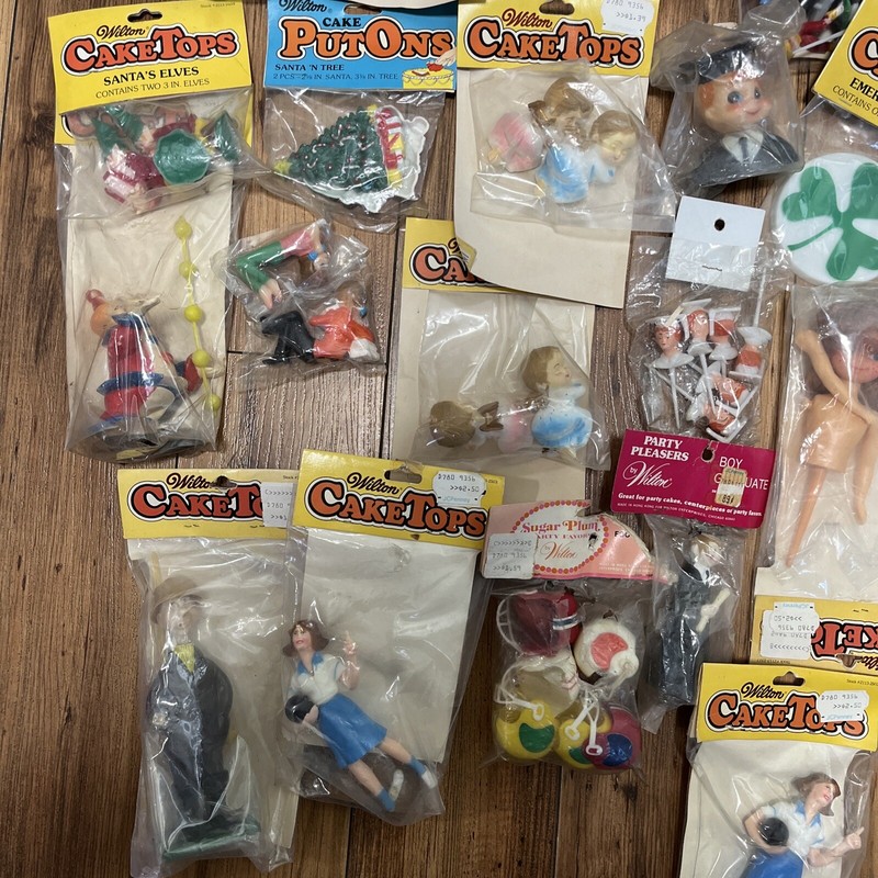 NOS 16 Pc Large Mixed Lot Of Vintage Wilton Cake Decorating Toppers gallery