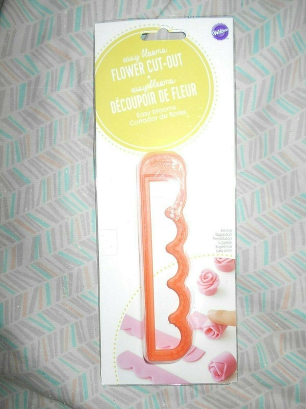 Wilton Cake Decorating Flower Cut-Out