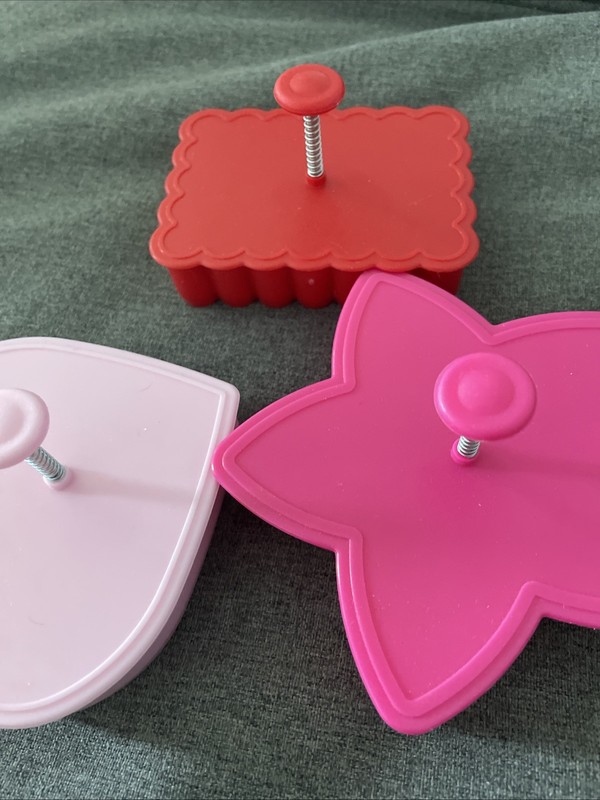 Message Plunger Cookie Cutters Heart,Star, Scalloped Square No Letters gallery
