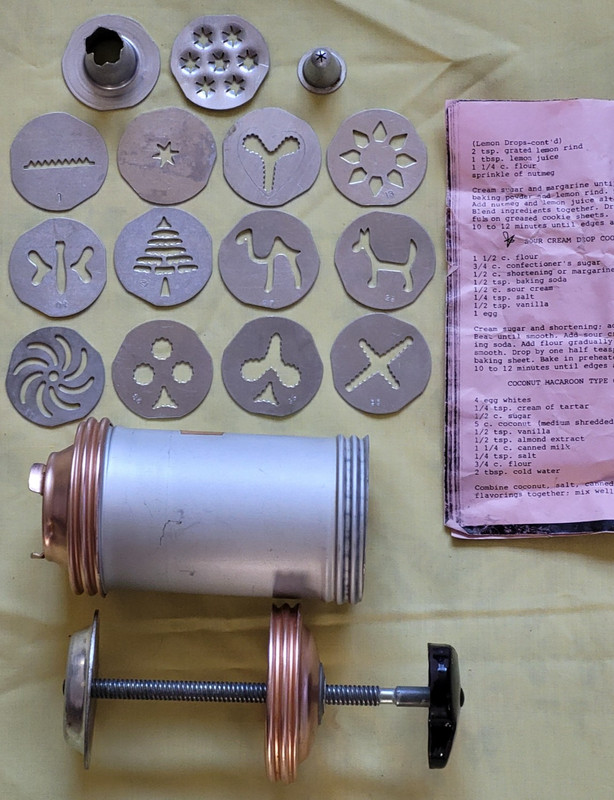 Vintage Mirro Cookie Press Pastry Cooky Aluminum 13 Discs 1 Tip