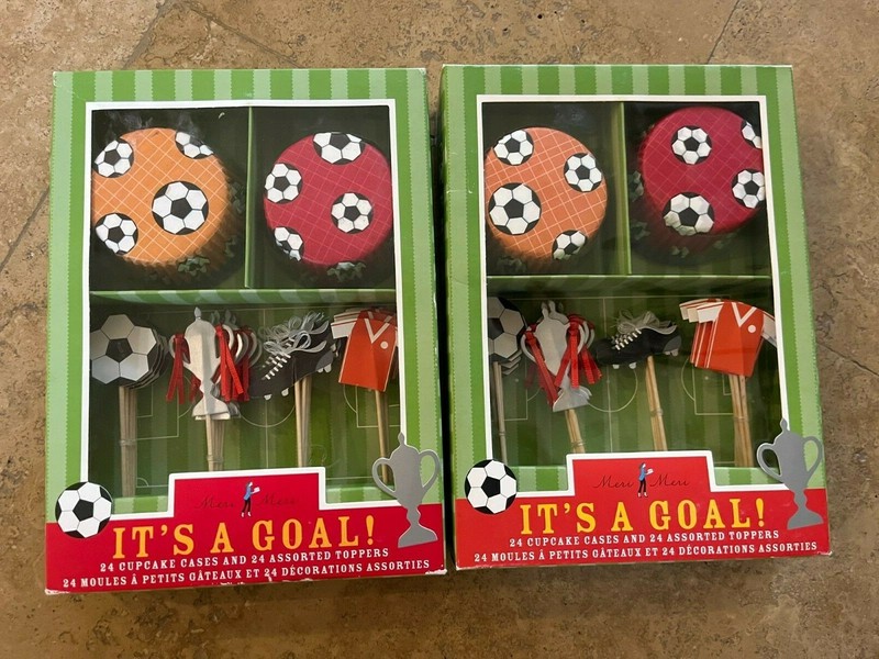Cupcake toppers and cases – Brand new – Sealed – orange and red