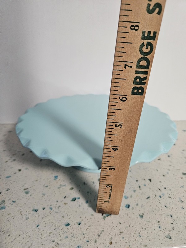 Sussie Cakes Stand Brand New Teal Aqua Color Scallops Edge 10" X 3" gallery