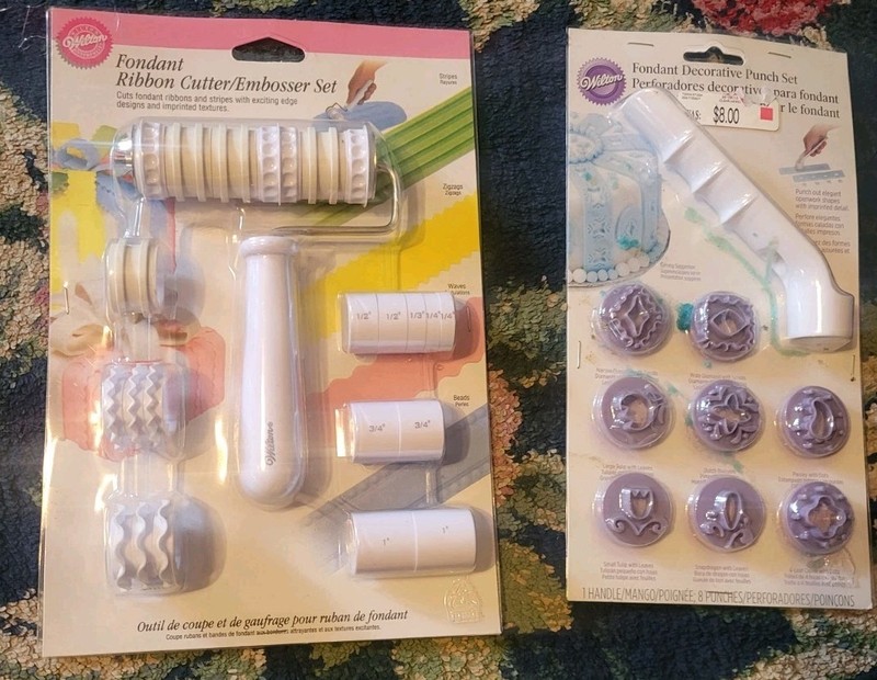 NEW Wilton Fondant Ribbon Cutter Embosser Set & Decorative Punch set cake decor
