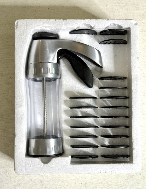 Wilton Cookie Pro Ultra II Cookie Press 19 Disks Pastries Pastry Dessert Baking gallery