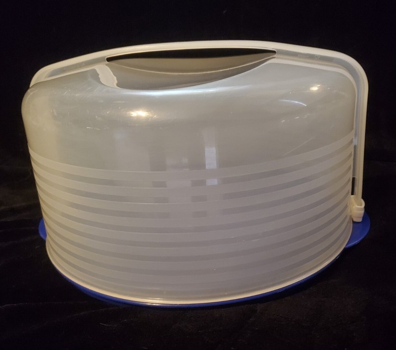 Tupperware Round Cake Taker~blue~3062 gallery