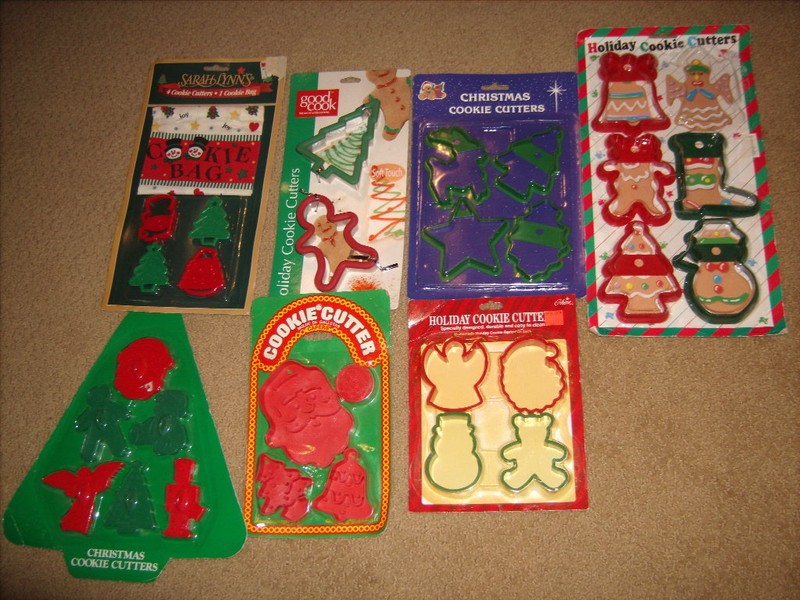 Vintage Lot of 29 Christmas Cookie Cutters Plastic NIP