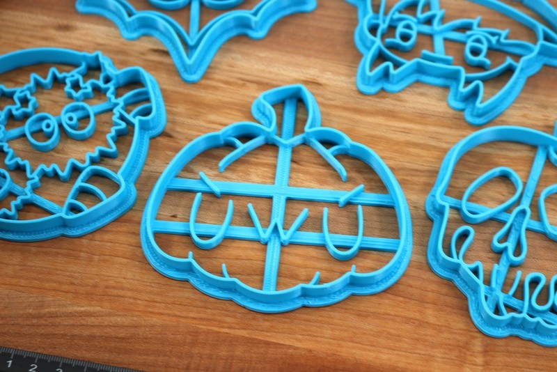 Anime Halloween Cookie Cutters - UWU Pumpkin, Anime Witch, Bat Potion, Skull gallery
