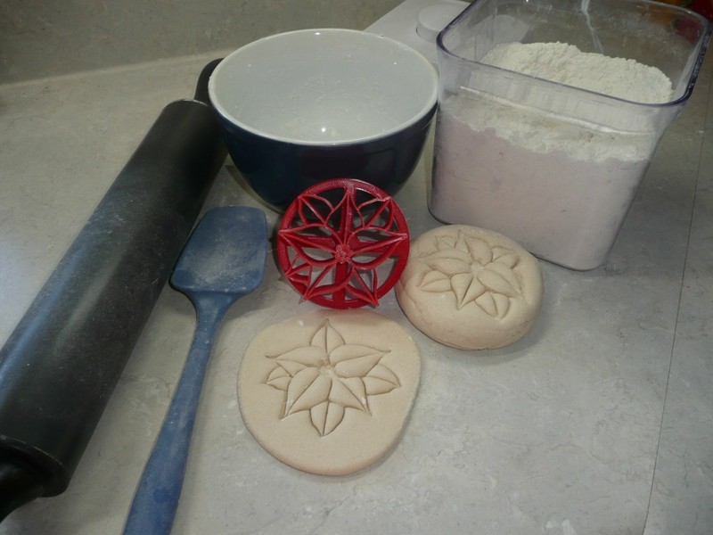 POINSETTIA DESIGN PATTERN CONCHA CUTTER MEXICAN SWEET BREAD STAMP USA PR4597 gallery