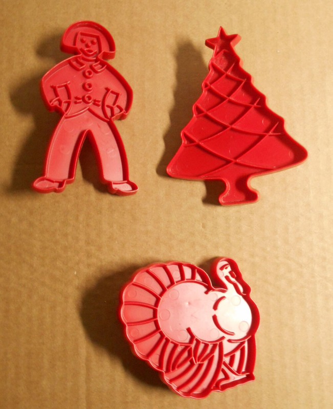 Tupperware Cookie Cutters Christmas Halloween Easter 1970's Y43 gallery