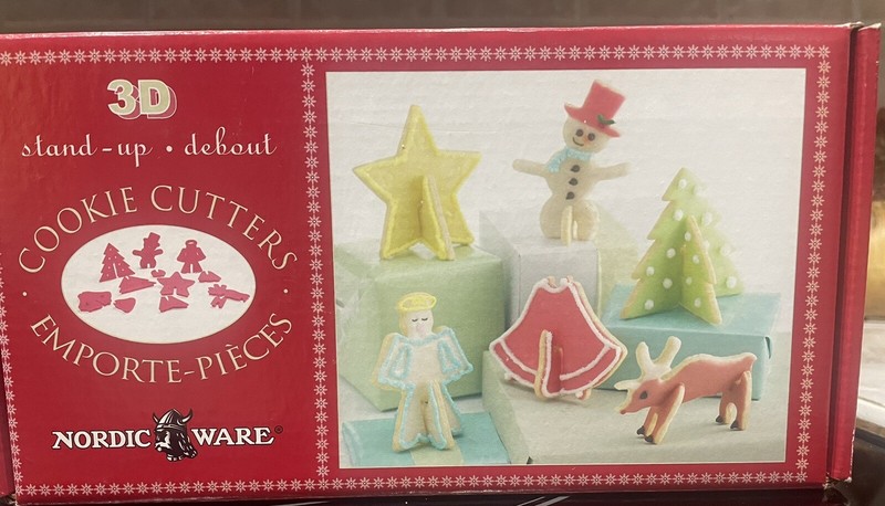 Christmas Cookie Cutter Set Reindeer Angel Bell Tree Snowman Nordic Ware 3D