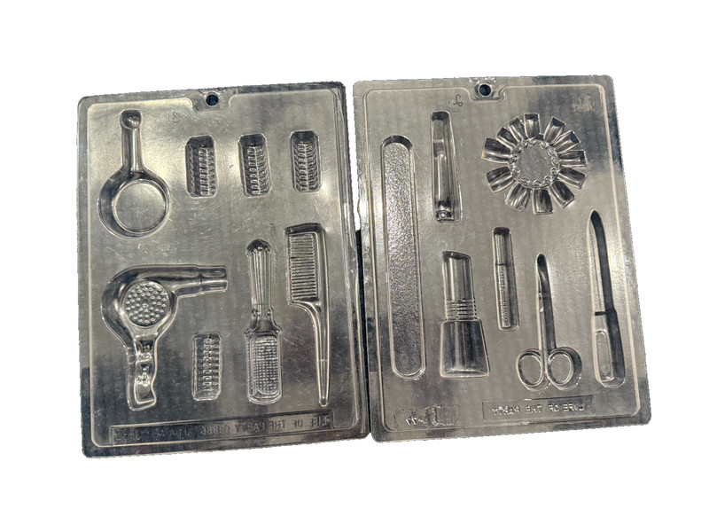2 salon items plastic chocolate mold