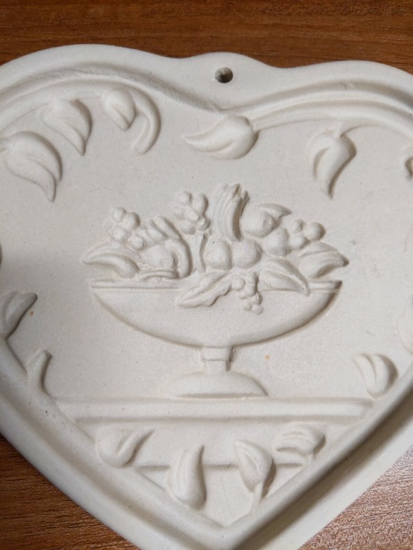Pampered Chef Come to the Table Heart Cookie Mold #2913 1999 gallery