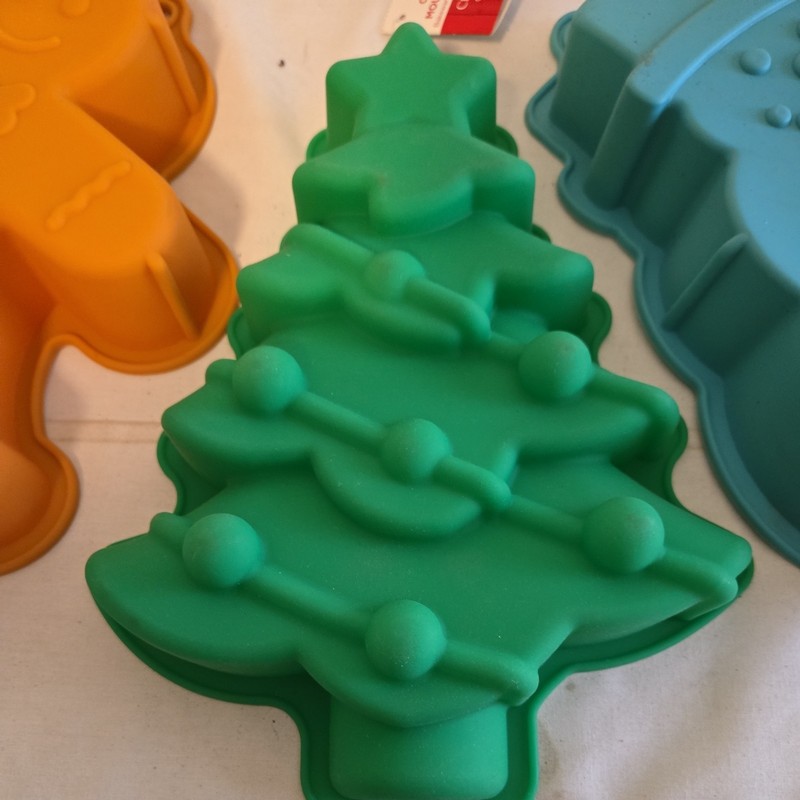 Lot of 3 Christmas 11" long, 2" thick snowman gingerbread man. tree molds gallery