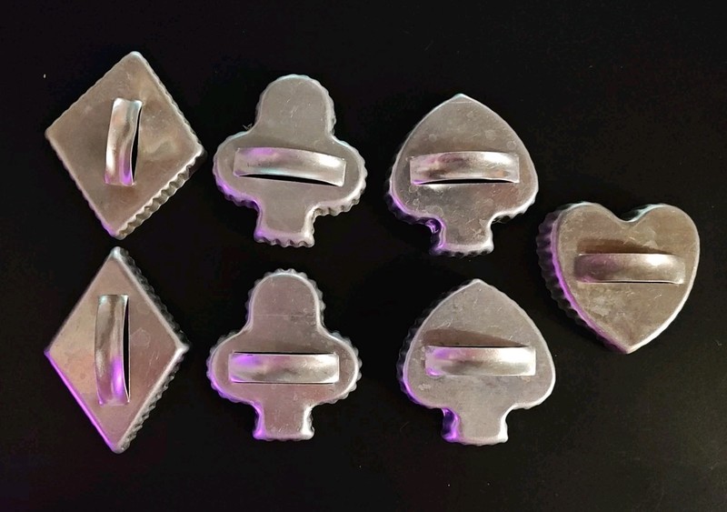 7 Vtg Aluminum Cookie Cutters Playing Card Bridge Suits Heart Spade Club Diamond