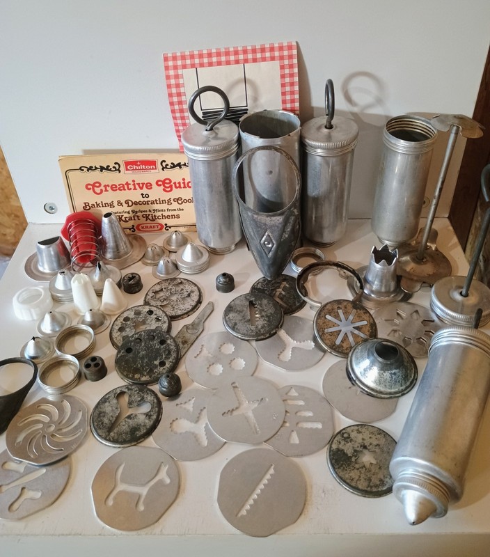 Mirro Cooky Pastry Decorator Lot Assorted Vintage Aluminum USA Cookie Cake 50+