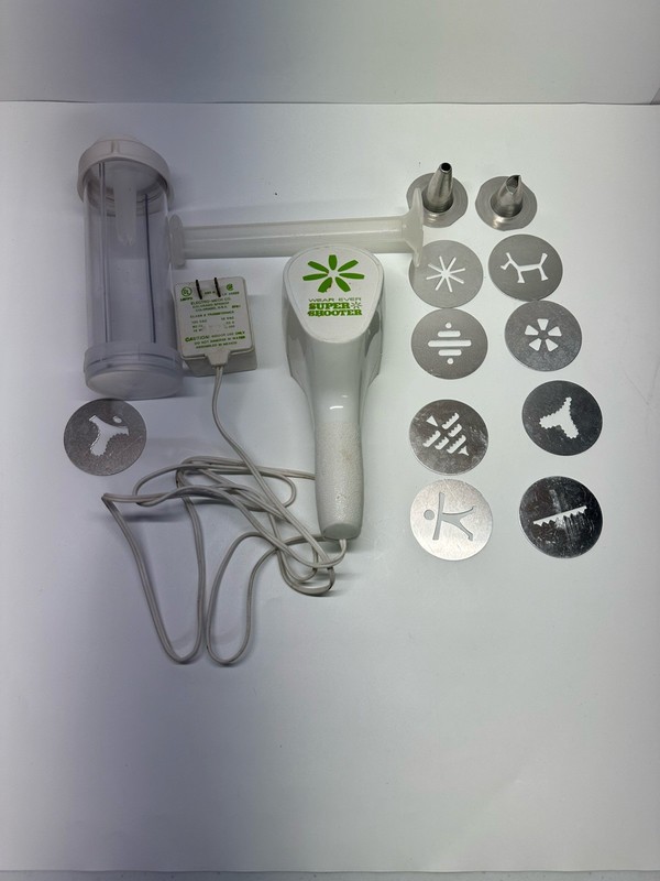 Vtg. Wear Ever Super Shooter Electric Cookie Press For Parts Missing Items