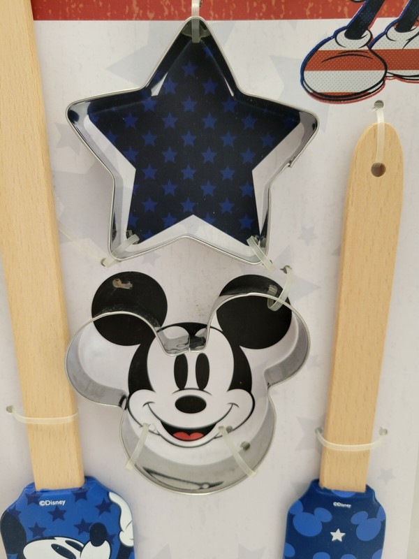 Disney Mickey Mouse America USA Spatula Cookie Cutter 4 Piece Set New Kitchen gallery