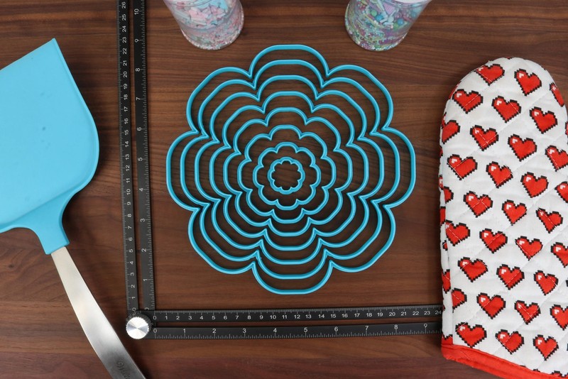 XL 8-Petal Flower Cookie Cutters - 8in through 1in Concentric Cutters gallery