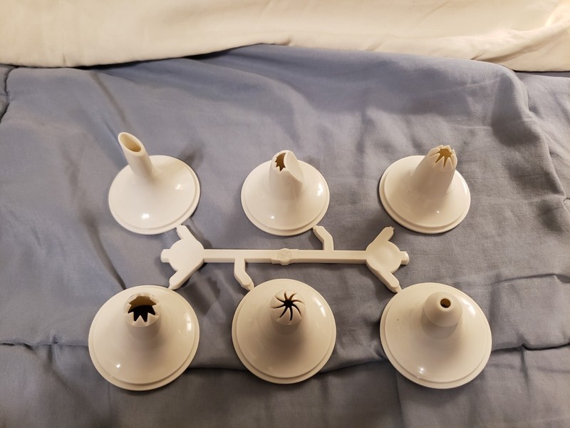 Pampered Chef 1775 Easy Accent Decorator 6 TIPS ONLY 1 Used Replacement Parts