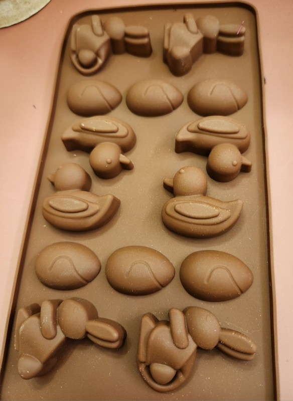 Silicone Easter Mold, Bunnies, Ducks & Eggs Brown Mold Is 8.5″ X 4.5″ 14 Slots