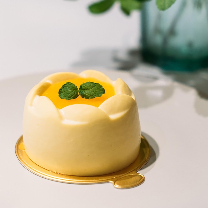200 PCS 3.15 Inch Mini Round Golden Cake Boards Mousse Cupcake Base Paper Plates gallery