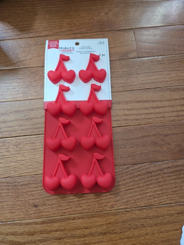 Two Makery Valentines Day Silicone Candy Mold Bakeware Heart Shape NEW gallery