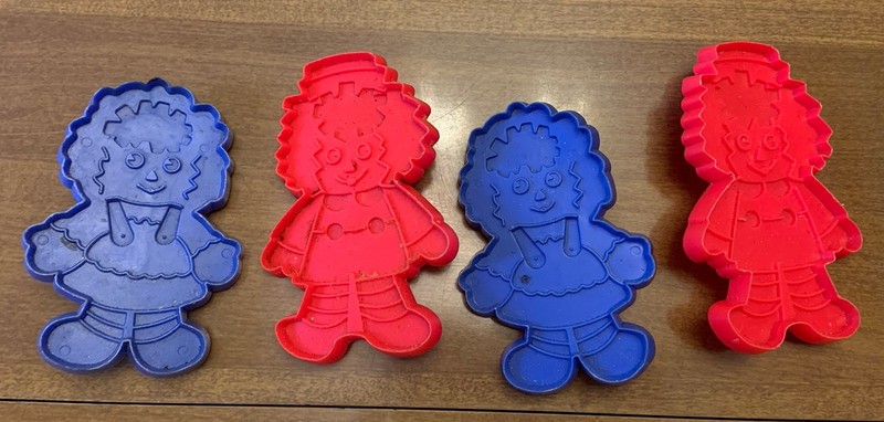 Lot- 4 Plastic Cookie Cutters: Raggedy Ann & Andy?