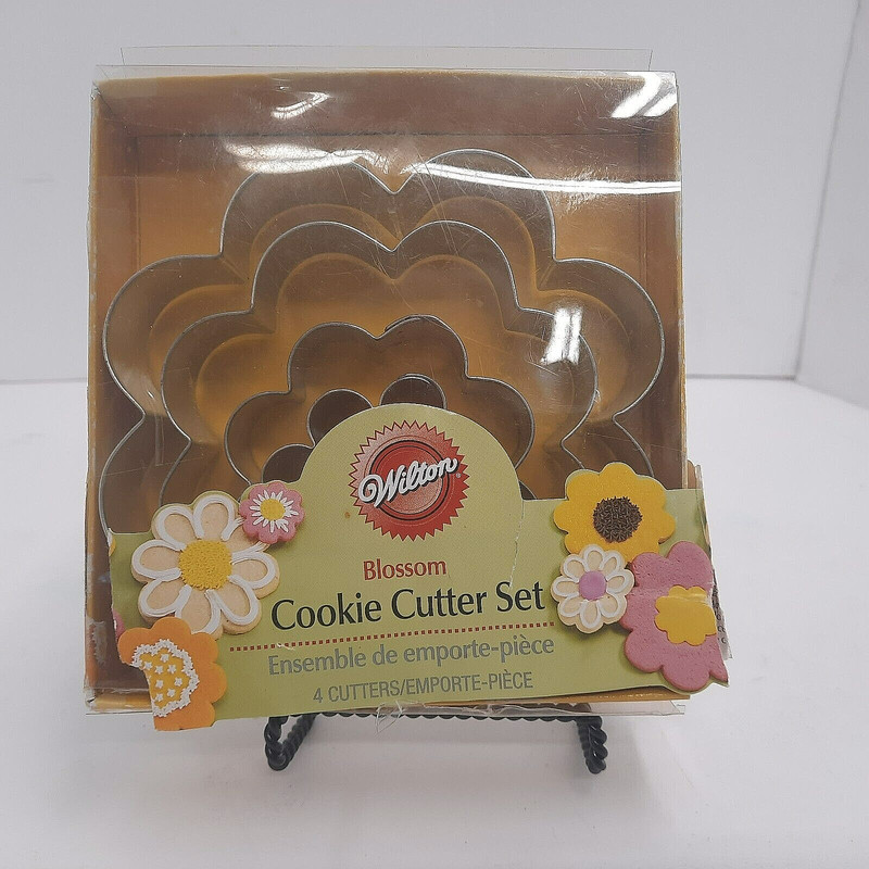 Wilton Blossom Cookie Cutter Set 4 Piece In Box