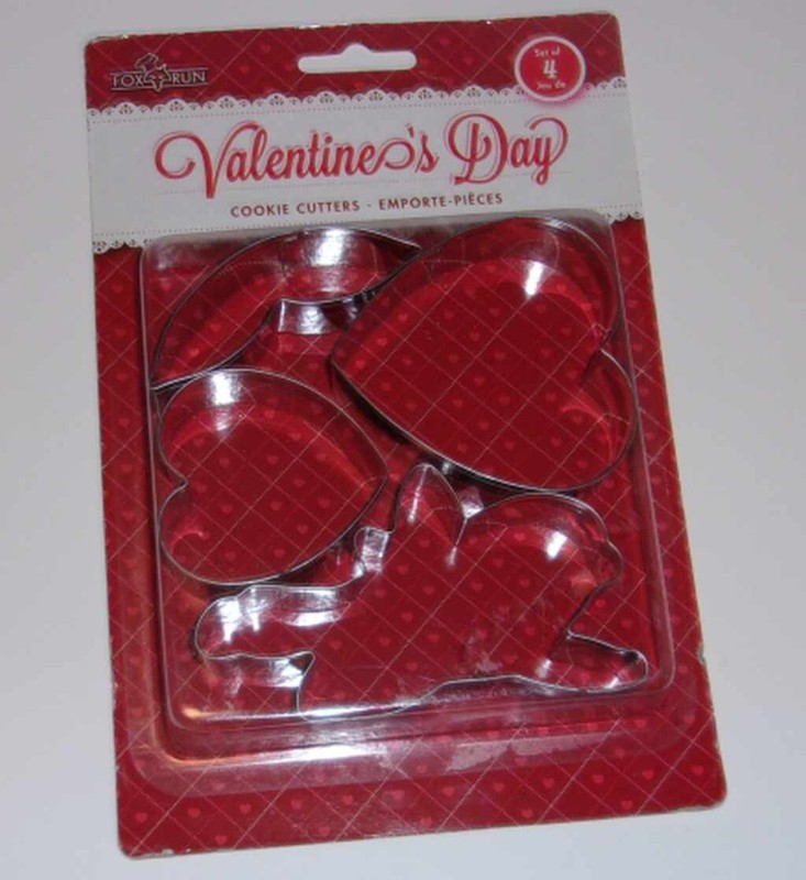 FOX RUN Cookie Cutters 4 PIECE VALENTINE’S DAY SILVER METAL  *NEW IN PACKAGING* 