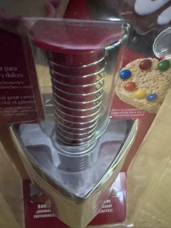 Wilton Push n Pop brownie and treat cutter gallery