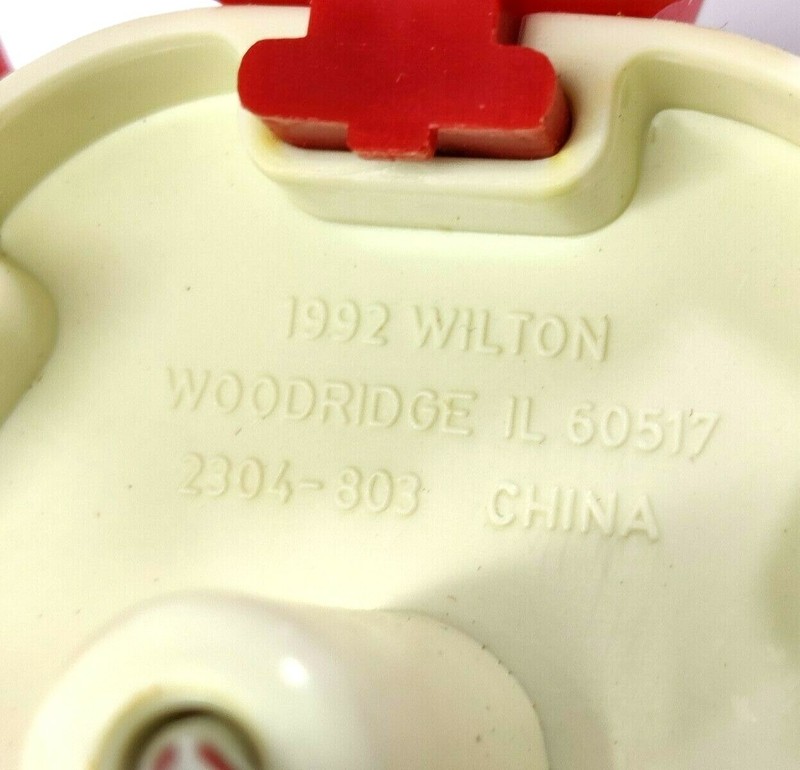VTG Wilton Roll-Along Cookie Cutters 6 Christmas Holiday Designs 1992 gallery